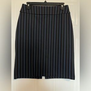 New York & company stretch skirt. Size S
